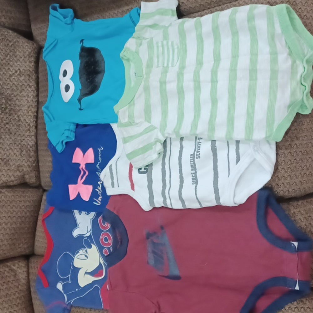 Name Brand 0-3 month clothing lot